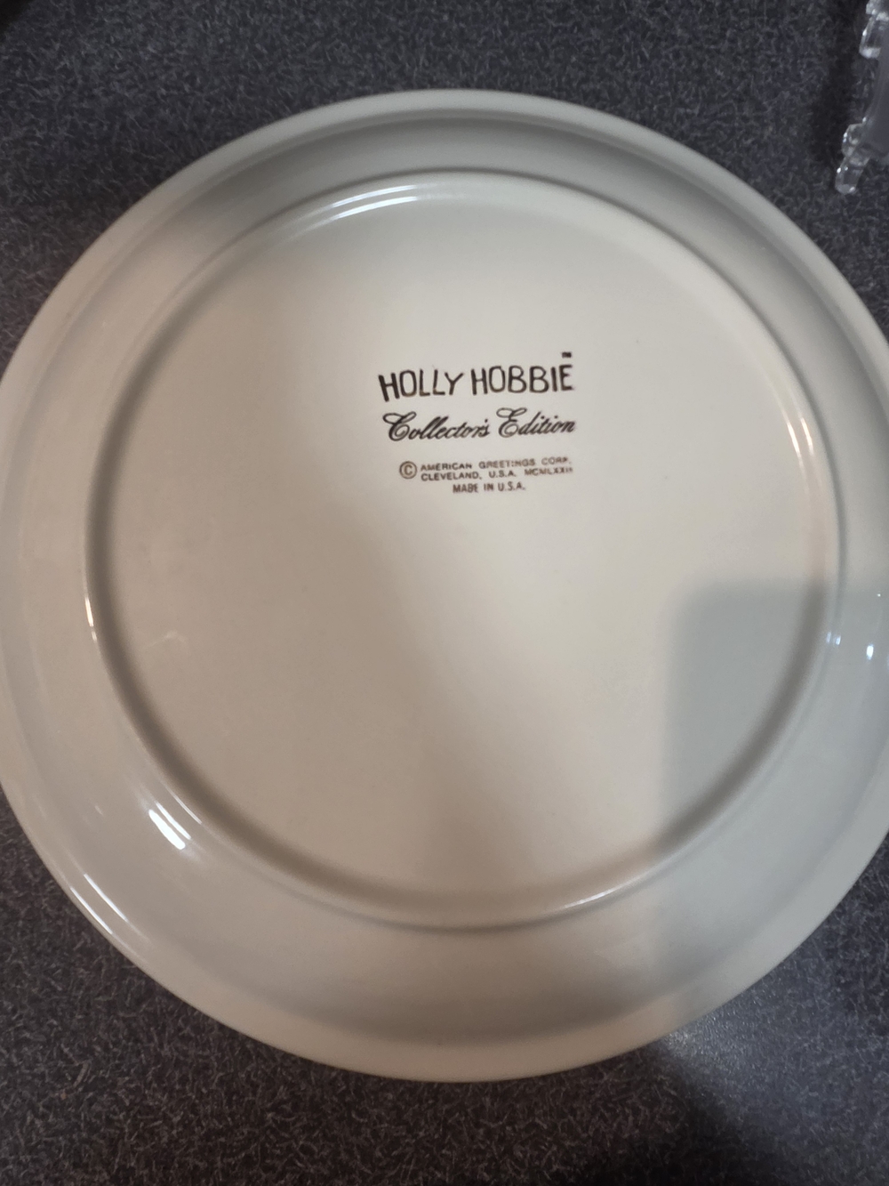 Holly Hobbie Collector Plates – "Happiness" Theme Set Of 2 - Picture 8 of 9